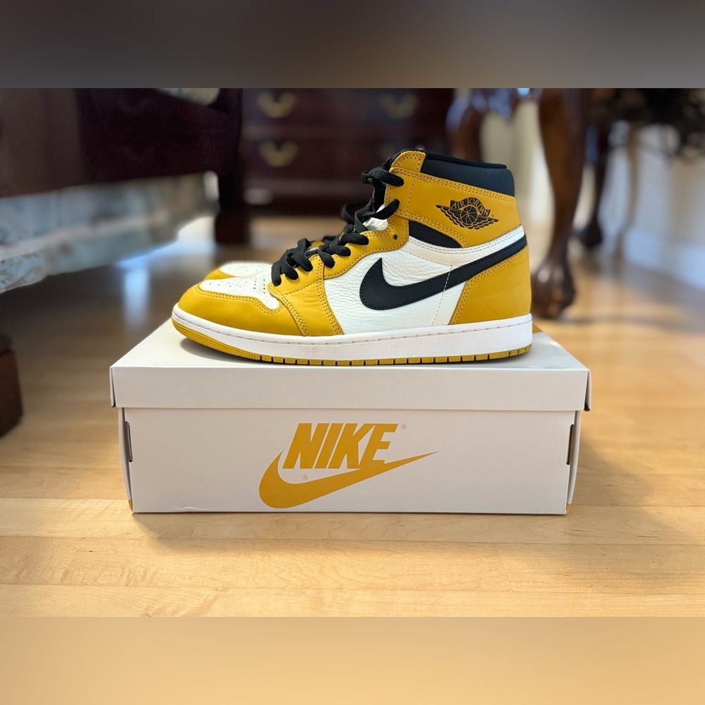 Air Jordan 1 Retro High OG ‘Yellow Orche’ 2024